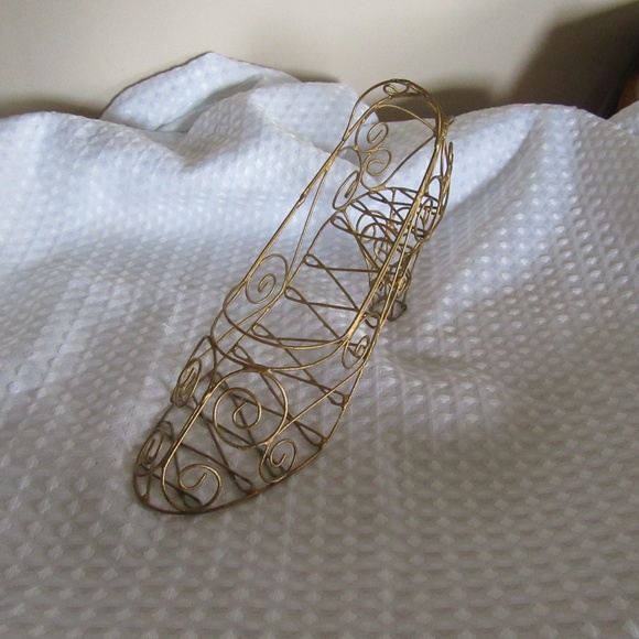 🎁 Bundle 2 for $24.00 -Wire shoe décor - Picture 7 of 8